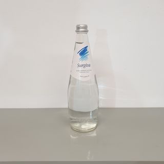 Acqua naturale vetro