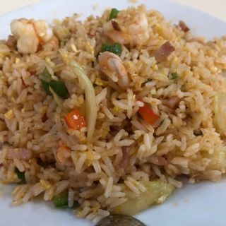 810. Arroz Frito Con Gambas