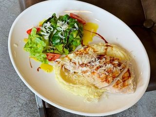 КУРЯЧА ГРУДКА з картопляним пюре (380g)