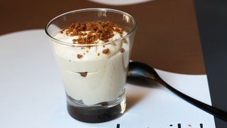 TIRAMISÚ DE SPÉCULOOS Y BAILEYS