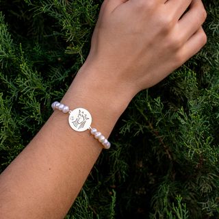 Pulseira Mulher Rainha Santa Isabel Pérolas Naturais em Prata Branca