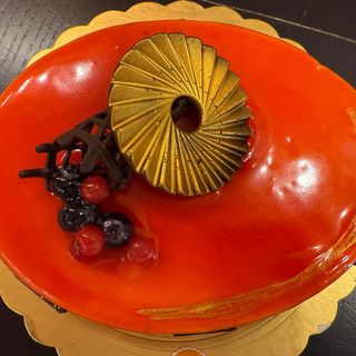 Tarta semifria de frambuesa y chocolate  blanco para 8/10 personas