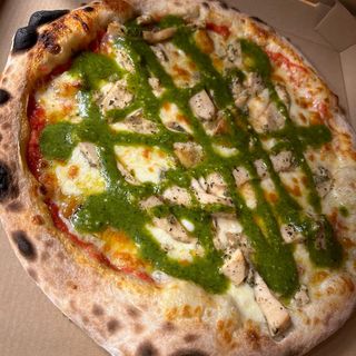 Pizza Speciali De Pollo Pesto