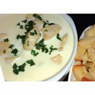 ქათმის კრემ-სუპი ნაფიცხარით