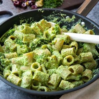 Bigoli al Pesto Verd D'alfàbrega (Opció vegetariana/Vegana)