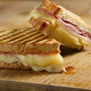 Sándwich Jamón Y Queso