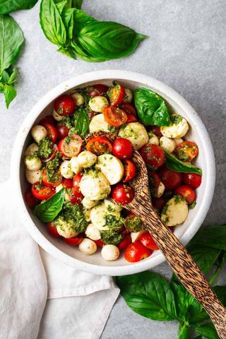 Mozzarella salad