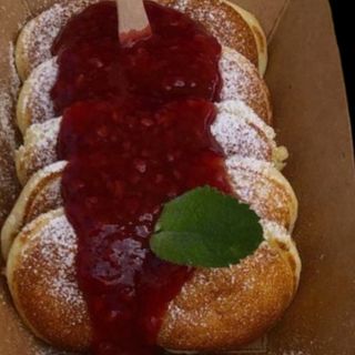 Mini clatite cu dulceață