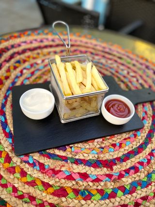 Cartofi prajiti cu cascaval