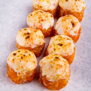 Запечений рол зі сніжним крабом