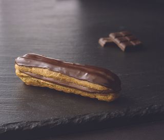 Éclair De Chocolate