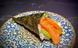 212.- Temaki Salmón Philadelphia