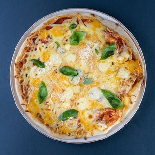 პიცა ოთხი ყველით