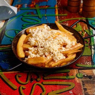 Cartofi prajiti cu branza de capra