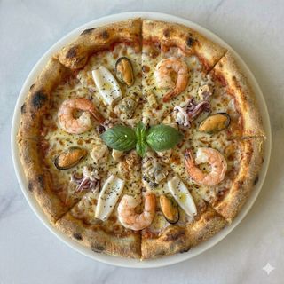Pizza De Mariscos (Mediana)