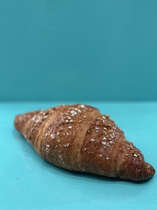 Brioche vegana farcita alla confettura di more