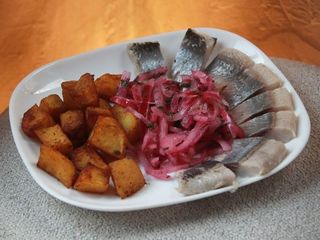 Оселедець з картоплею (200g)