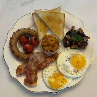 ინგლისური საუზმე