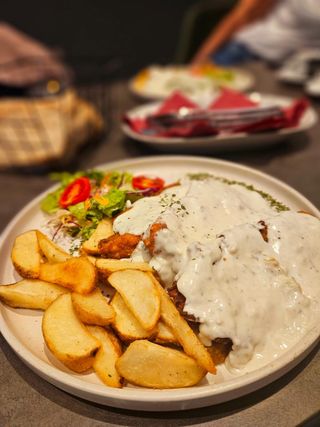 Pileći file u gorgonzola sosu