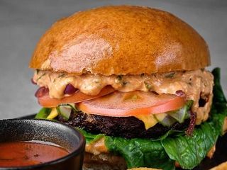 Закарпатський бургер з картопляними дольками (450g)