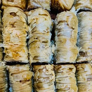 Baklawa mleczno-orzechowa 