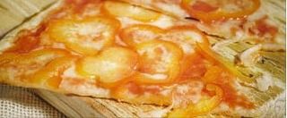 Pizza piatto peperoni