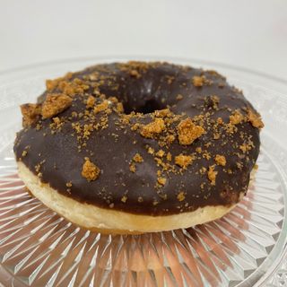 Donut relleno de chocolate con cookies (Novedad)