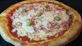 Pizza Vesuvio