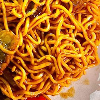 N69' Yakisoba Con Poto