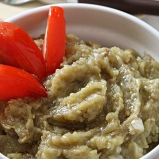 Salată de vinete cu pâine prajita