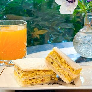 Sándwich Pollo al Curry