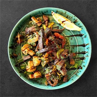 Язик на грилі з карамелізованими овочами (230г)