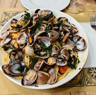 Pasta cozze e vongole in bianco