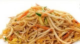 230 Yaki udon con pollo