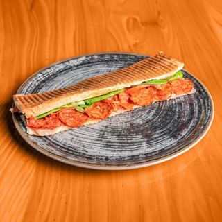 Sendvič lepinja kulen, kačkavalj