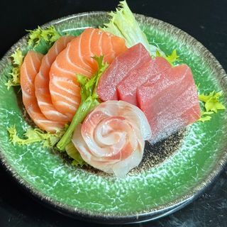 G107. Sashimi misto piccolo - 9 pezzi