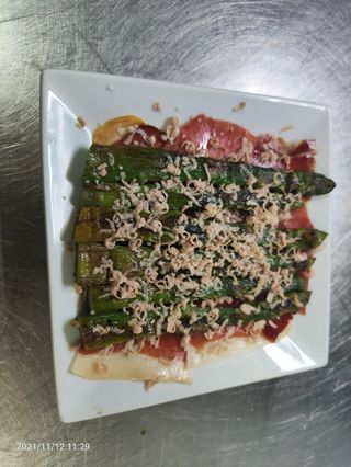 Ración De Trigueros Con Jamón Y Virutas De Foie