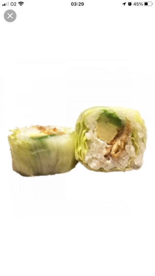 California De Rollo De Hoja De Arroz Con Ensalada Con Pollo Frito Y Pepino (8 Pzs.)
