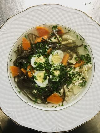 Бульйон з гречаною локшиною