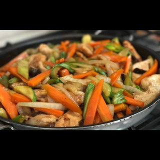 48.Pollo con verduras