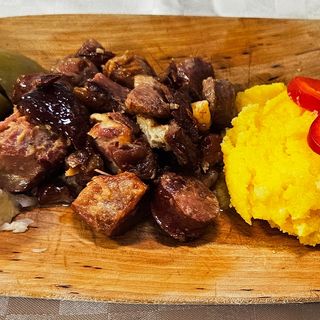 Carne la garnita afumata si prajita