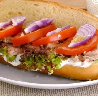 Bocadillo especial de atún 
