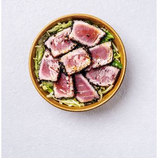 Fresh tuna salad bowl