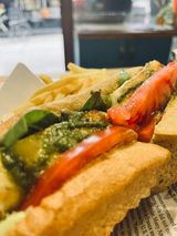 Сандвич с халуми и печени зеленчуци