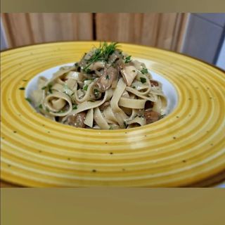 Tagliatelle cu hribi