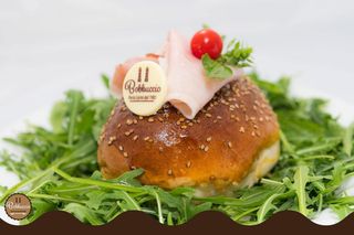 Bufalino al forno con cotto e mozzarella