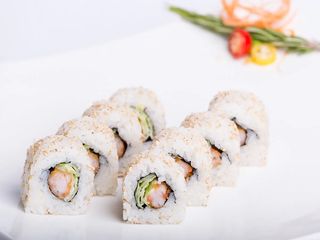 Uramaki Tempura de Langostino con Mayonesa Japonesa