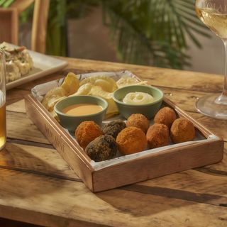 Croquetas Variadas (12 Uds.)