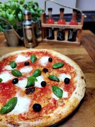 PIZZA NAPOLITANA