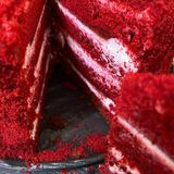 Tort Red Velvet cu căpșună
